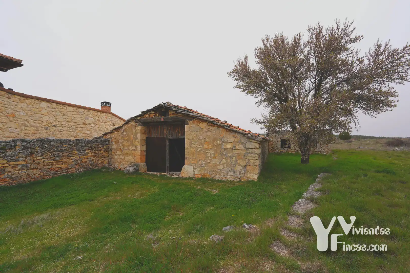 Fabrikhallen zum Verkauf in Valdevacas de Montejo