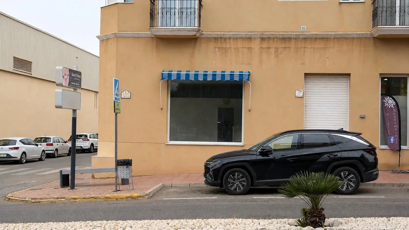 Commercial properties for sale in Avenida De Lepanto , 2, Cortes - Huertas