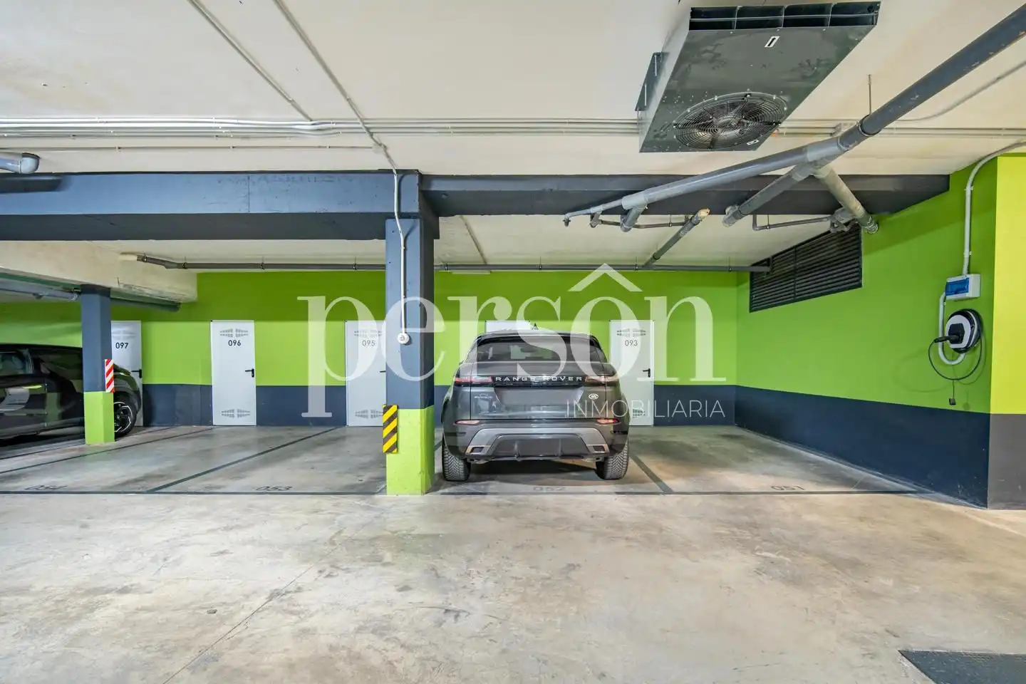 Parking of Duplexes for sale in La Pobla de Vallbona  with Air Conditioner, Heating and Terrace