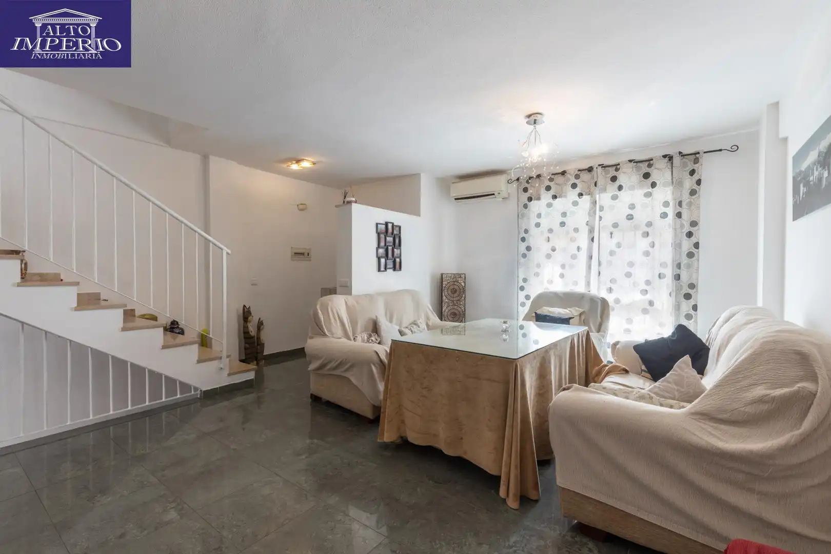 Wohnzimmer von Haus oder Chalet zum Verkauf in Churriana de la Vega mit Klimaanlage, Terrasse und Balkon
