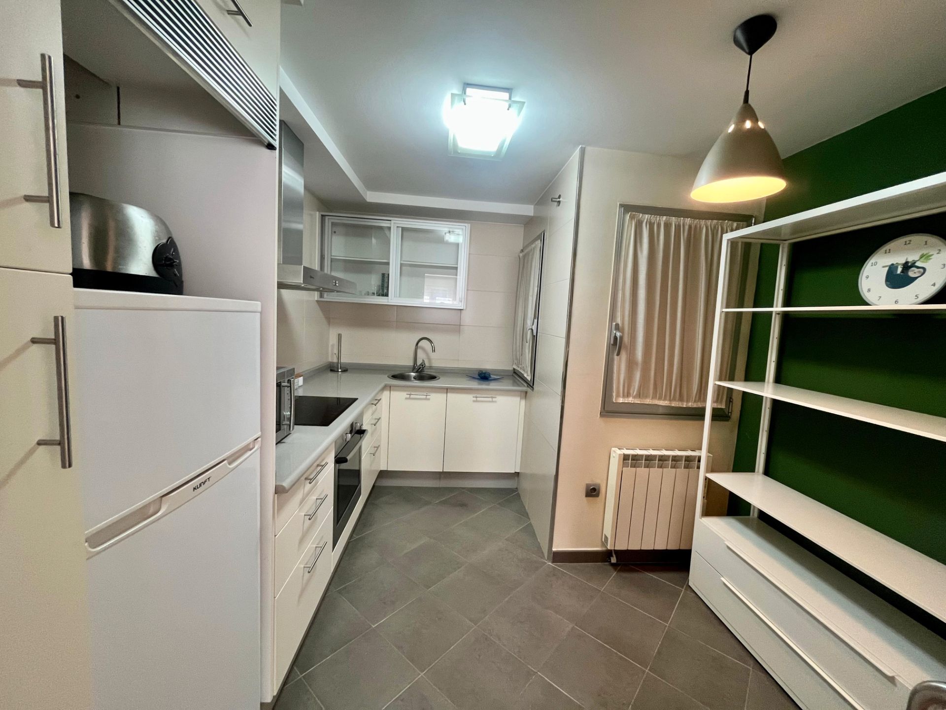 Cuina de Pis de lloguer en Ames amb Calefacció, Moblat i Forn