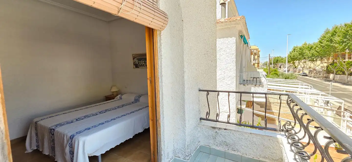 Terrasse von Einfamilien-Reihenhaus zur Miete in Santa Pola mit Klimaanlage, Terrasse und Möbliert