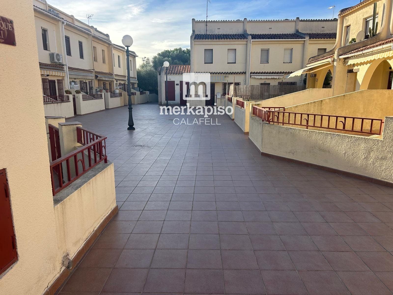 Vista exterior de Casa adosada en venta en Calafell con Aire acondicionado, Calefacción y Terraza