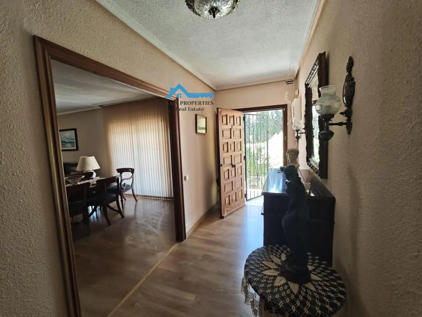 Vista exterior de Casa o xalet en venda en Benidorm amb Aire condicionat, Calefacció i Jardí privat