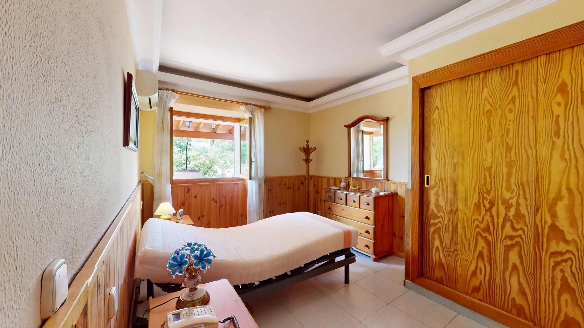 Schlafzimmer von Country house zum Verkauf in  Palma de Mallorca mit Klimaanlage, Heizung und Privatgarten