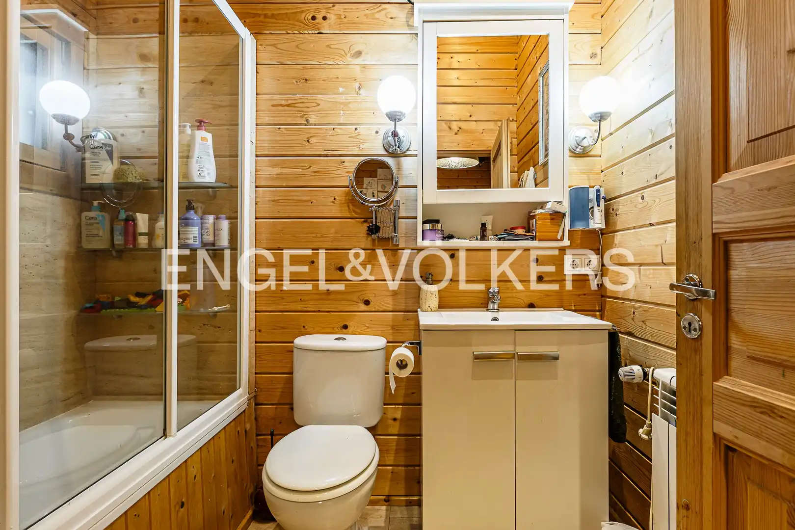 Bathroom of Houses for sale in Cerdanyola del Vallès  with Air Conditioner, Heating and Private garden