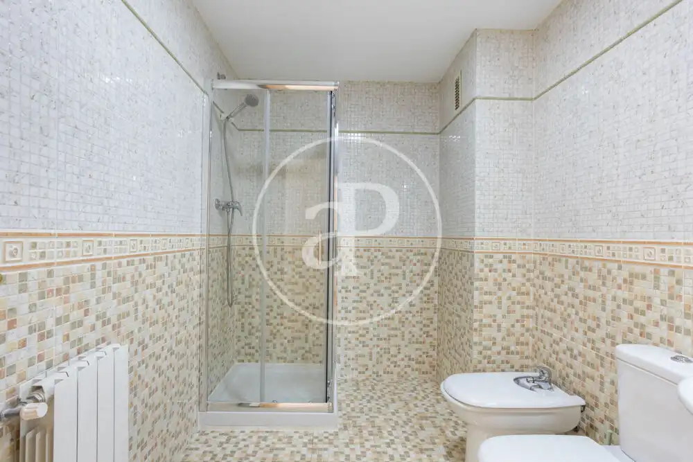 Badezimmer von Wohnung zum Verkauf in Onda mit Heizung, Abstellraum und Balkon