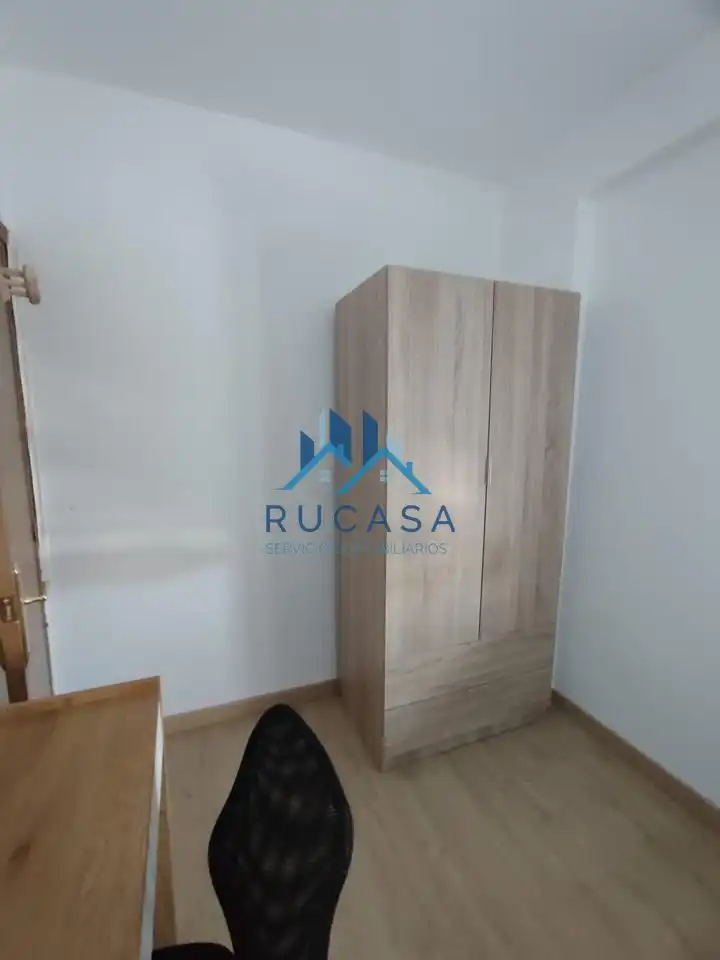 Bedroom of Flat for rent in Torrelavega 