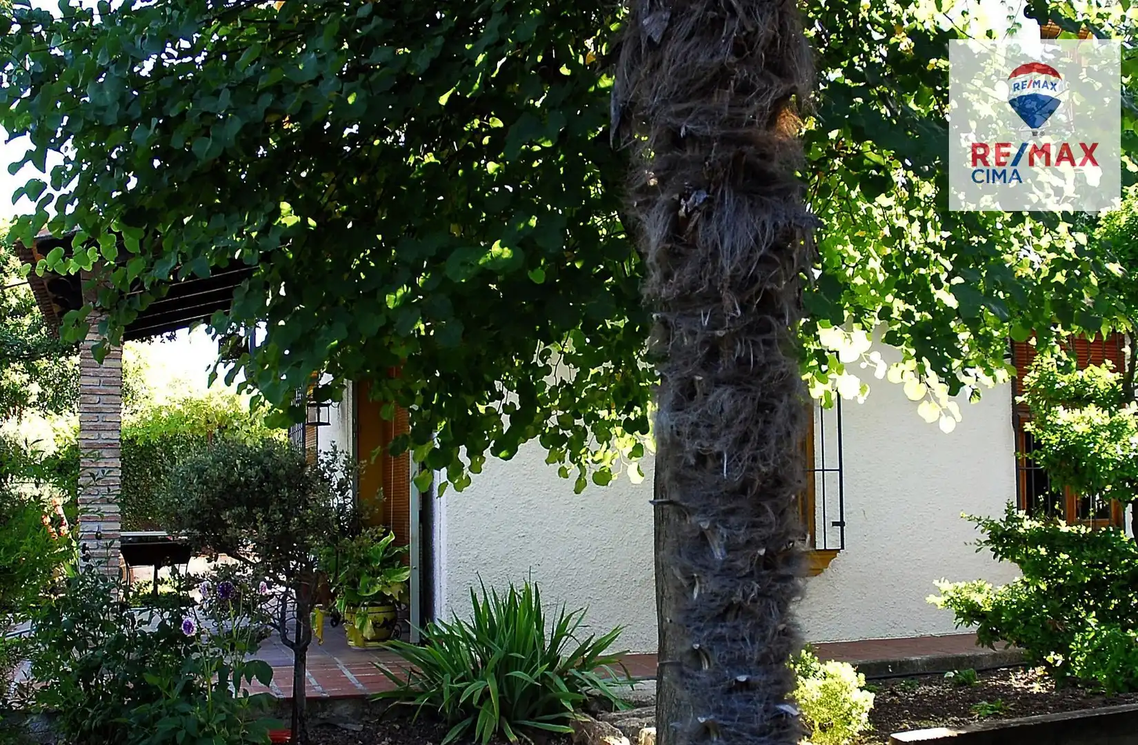 Jardí de Casa o xalet en venda en Baza amb Aire condicionat, Calefacció i Jardí privat