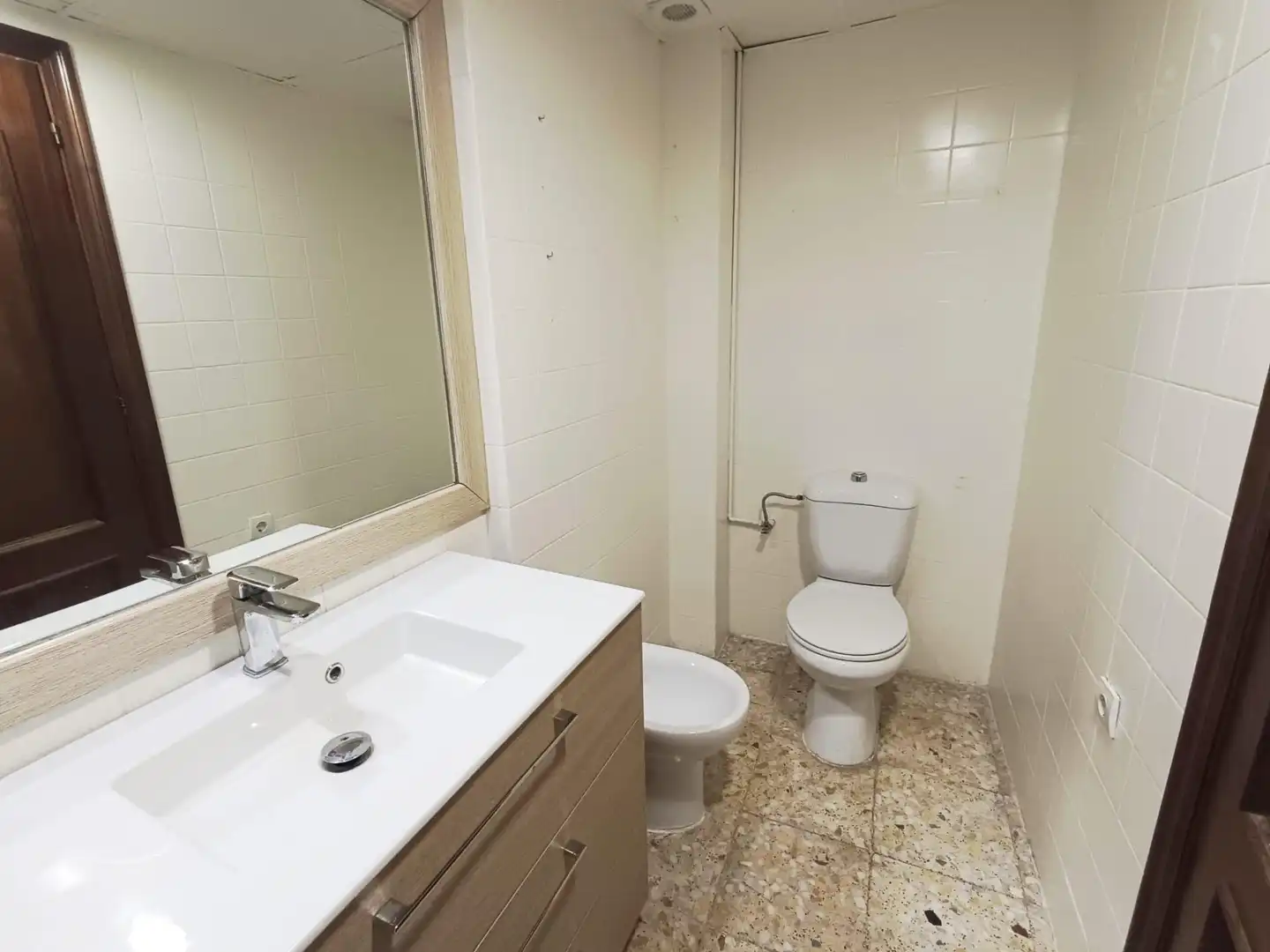 Bany de Casa o xalet en venda en Córdoba amb Terrassa, Traster i Alarma