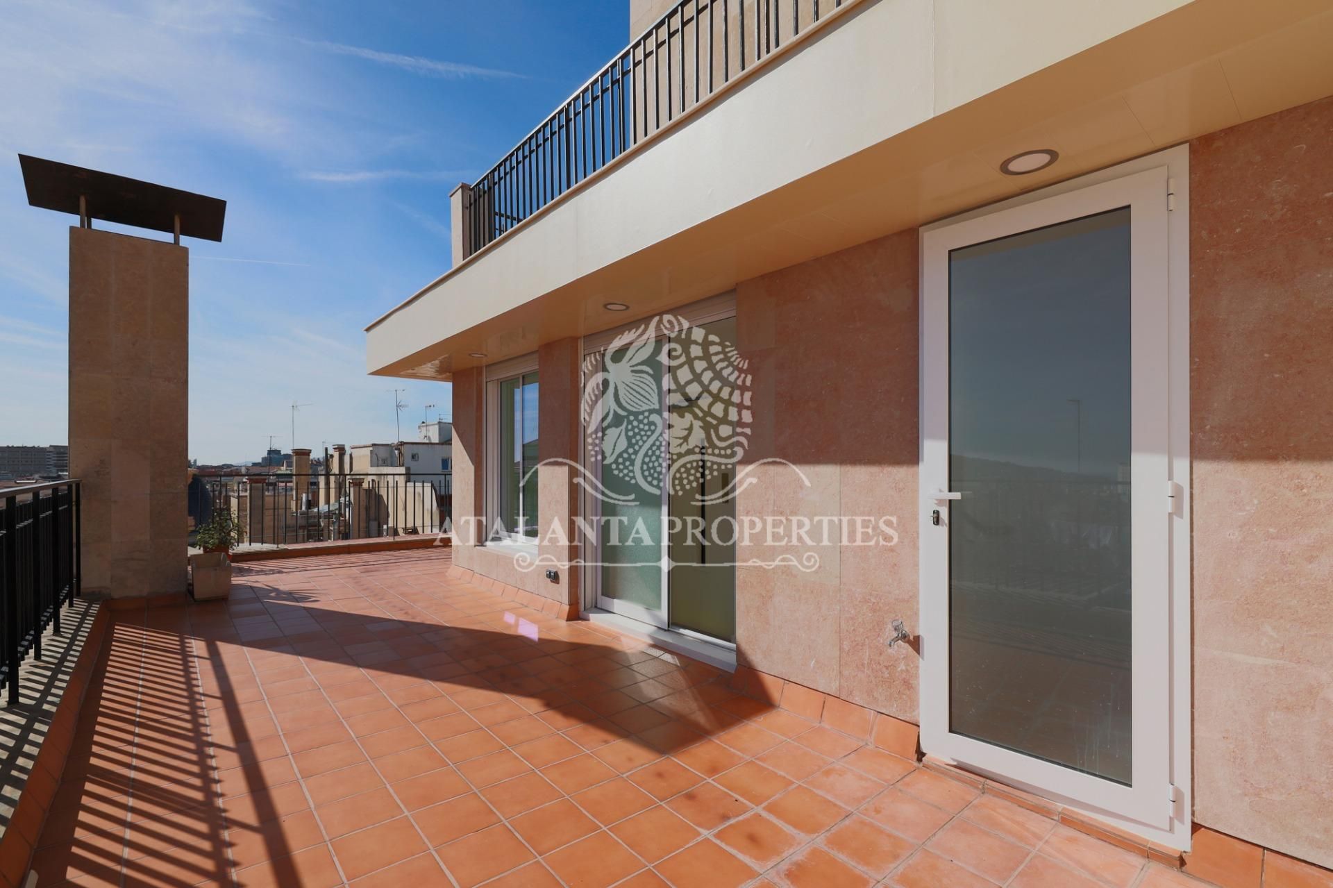 Terrace of Attic to rent in  Barcelona Capital  with Air Conditioner, Parquet flooring and Terrace