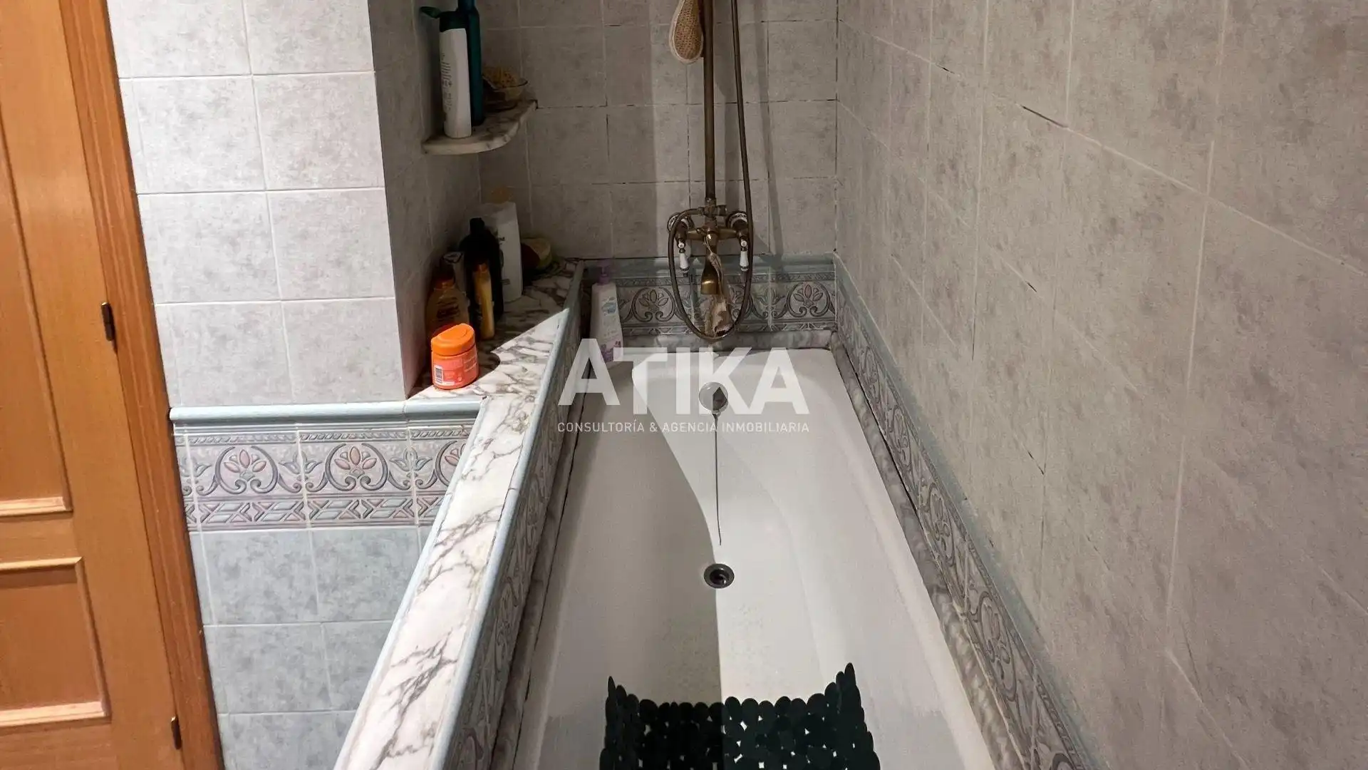 Bathroom of Flat for sale in Ontinyent  with Heating, Terrace and Storage room