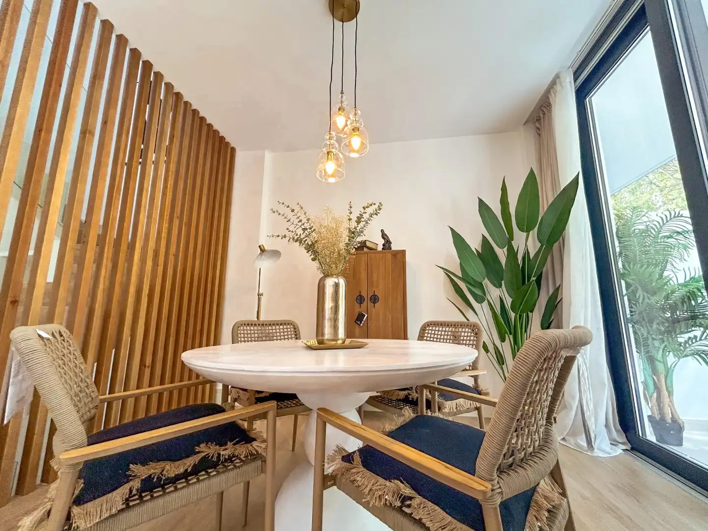 Comedor de Casa adosada en venta en Málaga con Aire acondicionado, Calefacción y Jardín privado
