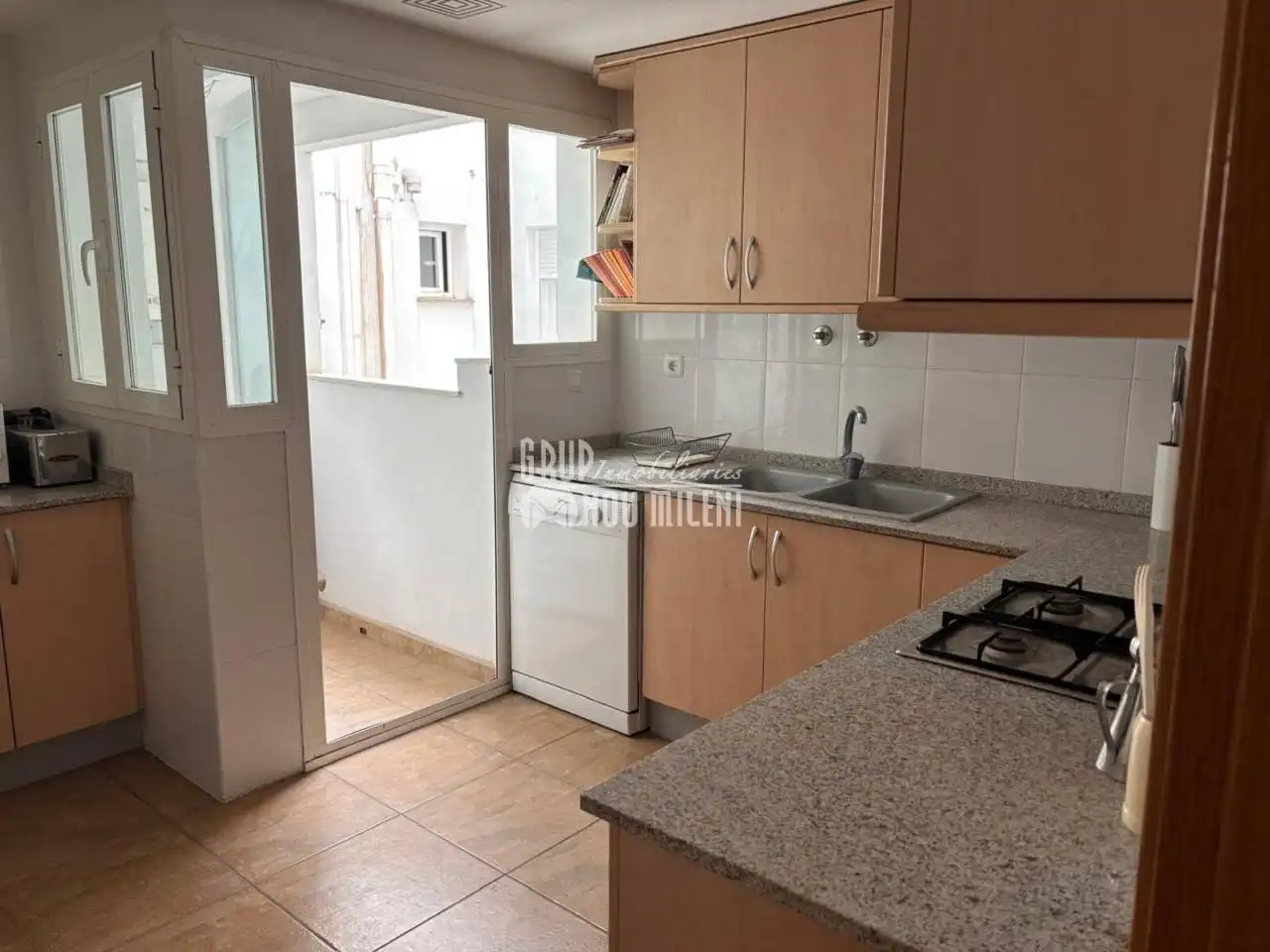 Küche von Wohnung zur Miete in Catarroja mit Klimaanlage, Abstellraum und Balkon