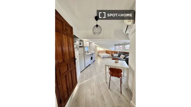 Piso en Alquiler en Cortes - Huertas