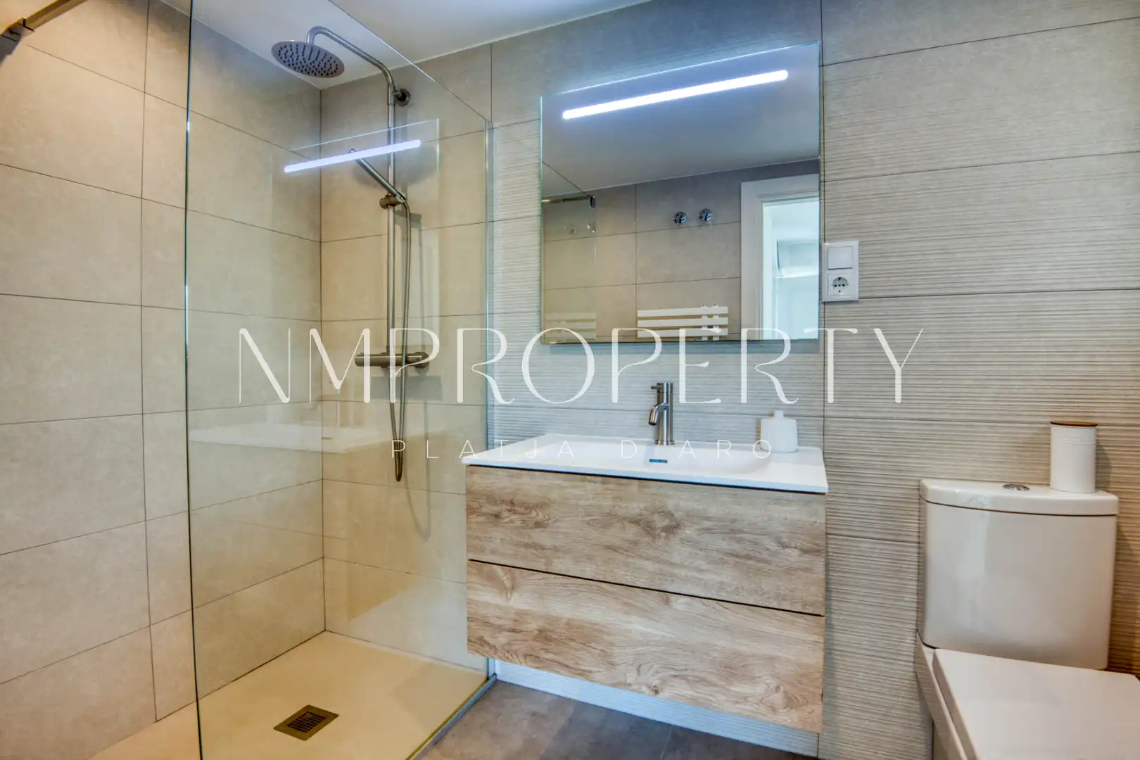 Bathroom of Flat for sale in Castell d'Aro, Platja d'Aro i s'Agaró  with Heating, Terrace and Furnished