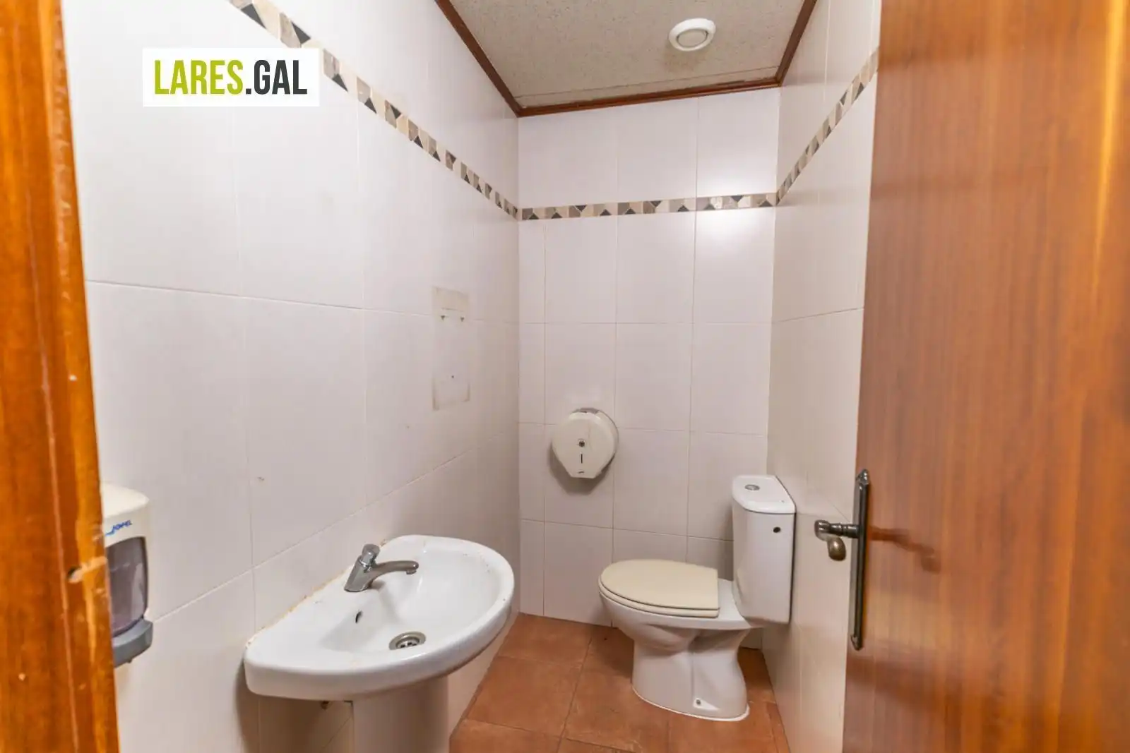 Badezimmer von Geschaftsraum zur Miete in Cangas 