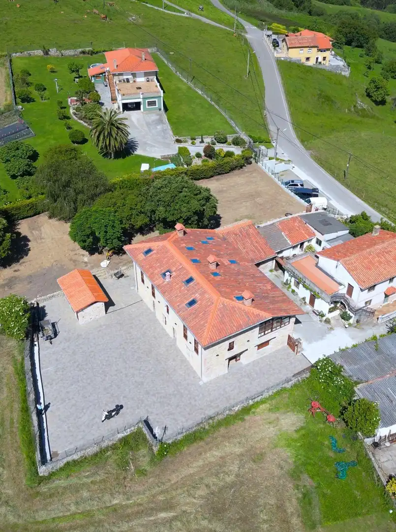 Außenansicht von Erdgeschoss zur Miete in Miengo mit Privatgarten, Terrasse und Möbliert