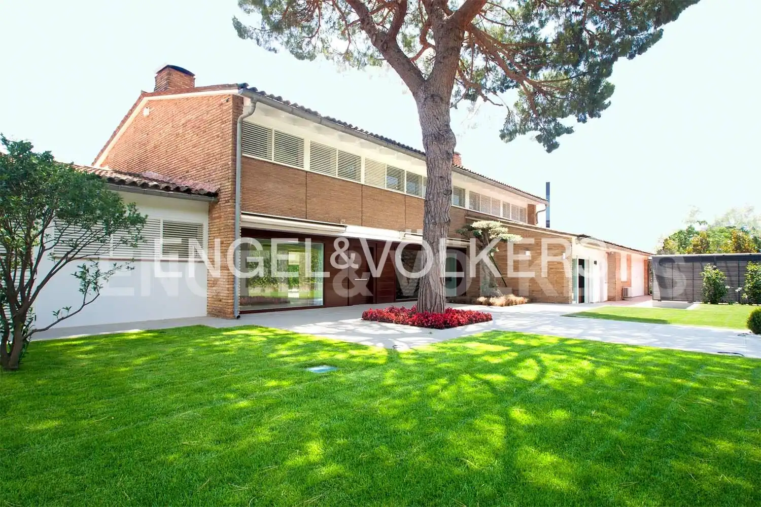 Vista exterior de Casa o xalet de lloguer en Barcelona amb Aire condicionat, Calefacció i Jardí privat
