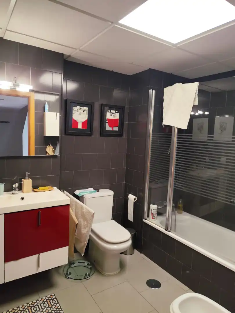 Baño de Ático en venta en Zafra con Aire acondicionado, Calefacción y Jardín privado