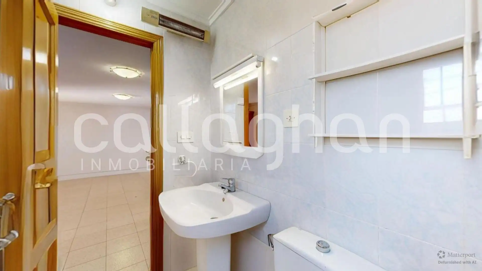 Bany de Casa o xalet en venda en Chiva amb Aire condicionat, Jardí privat i Terrassa