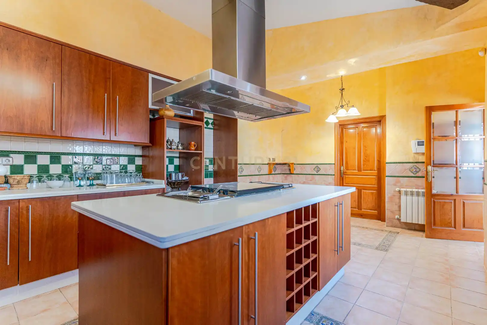 Küche von Haus oder Chalet zum Verkauf in Granada mit Klimaanlage, Privatgarten und Abstellraum