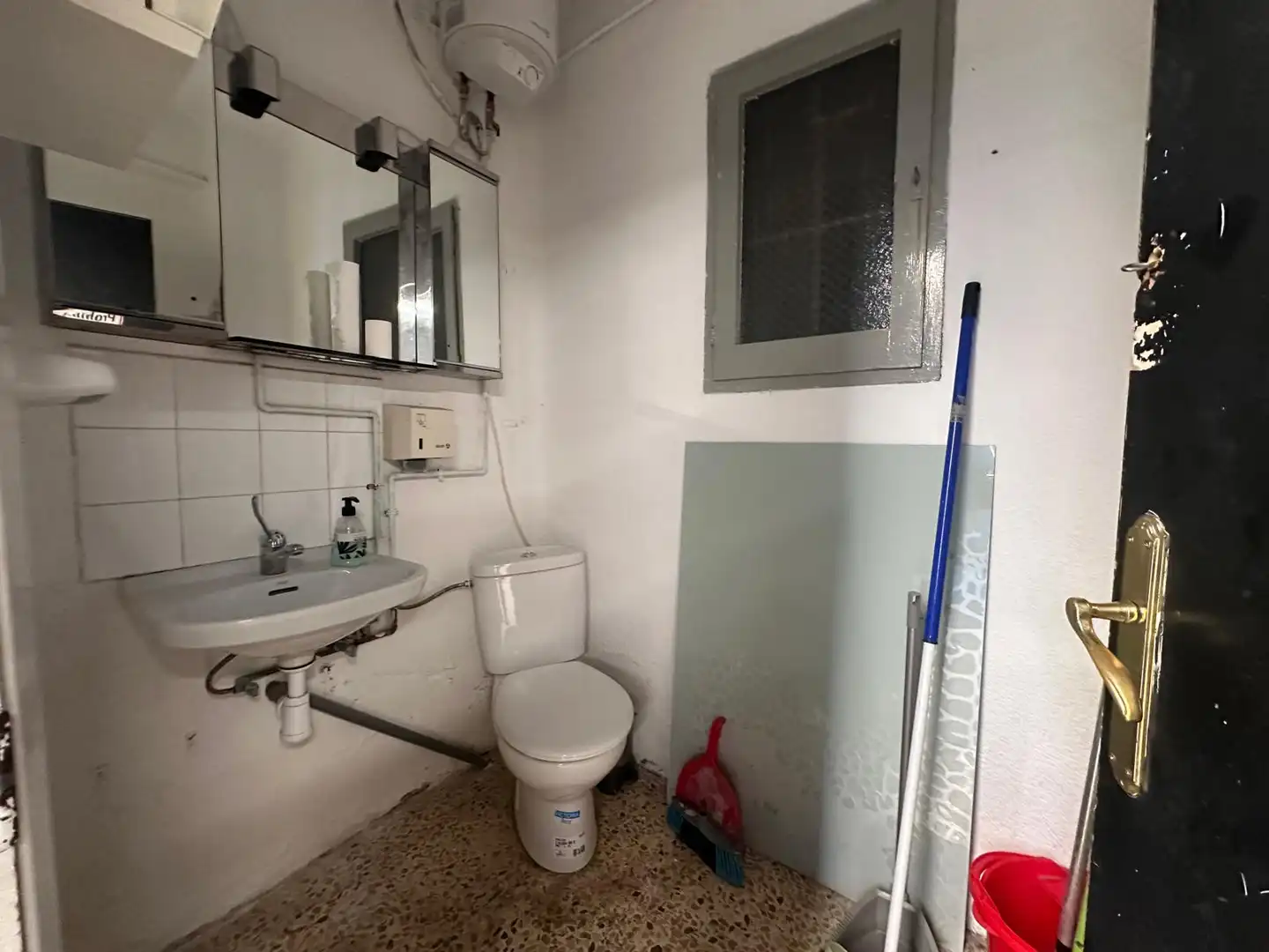 Badezimmer von Geschaftsraum zum Verkauf in L'Hospitalet de Llobregat