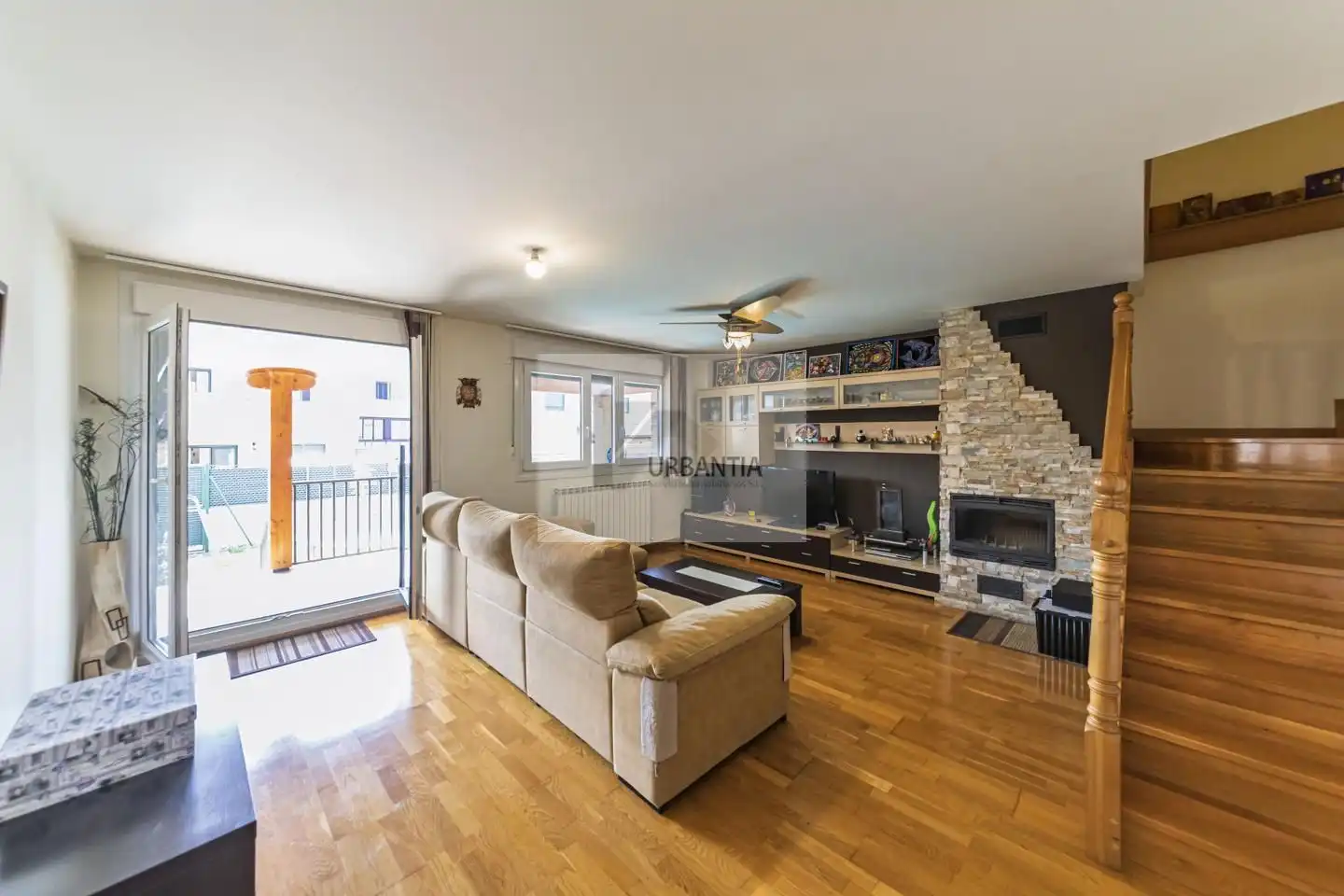 Sala de estar de Casa adosada en venta en Cendea de Olza / Oltza Zendea con Calefacción, Jardín privado y Parquet