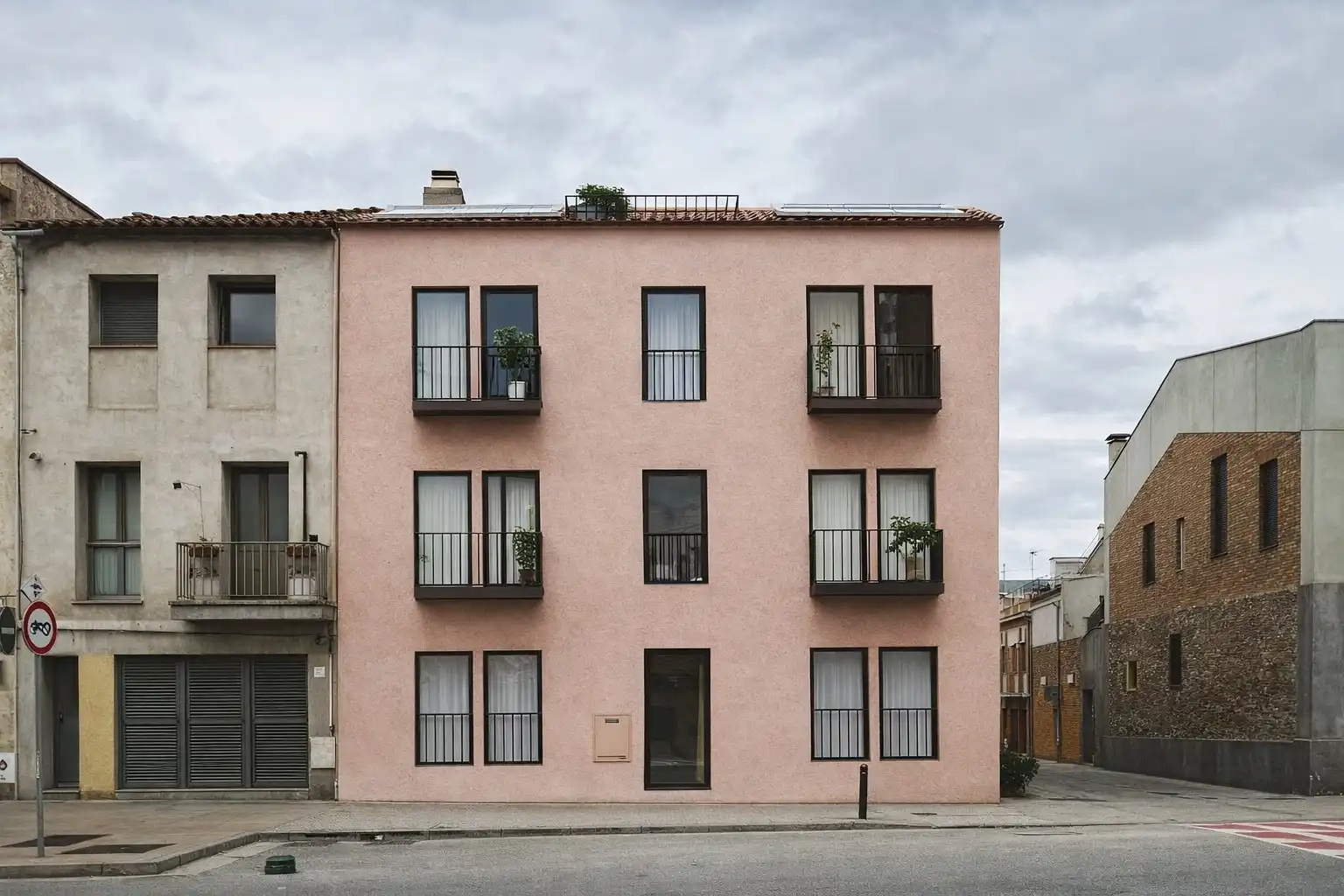 Pis d'obra nova en venda a Carrer de Laureà Miró 73