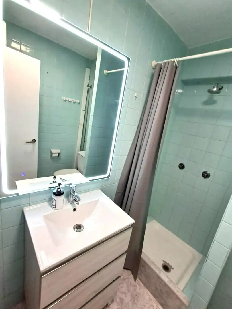 Badezimmer von Wohnungen zum Verkauf in Benalmádena mit Klimaanlage, Terrasse und Möbliert