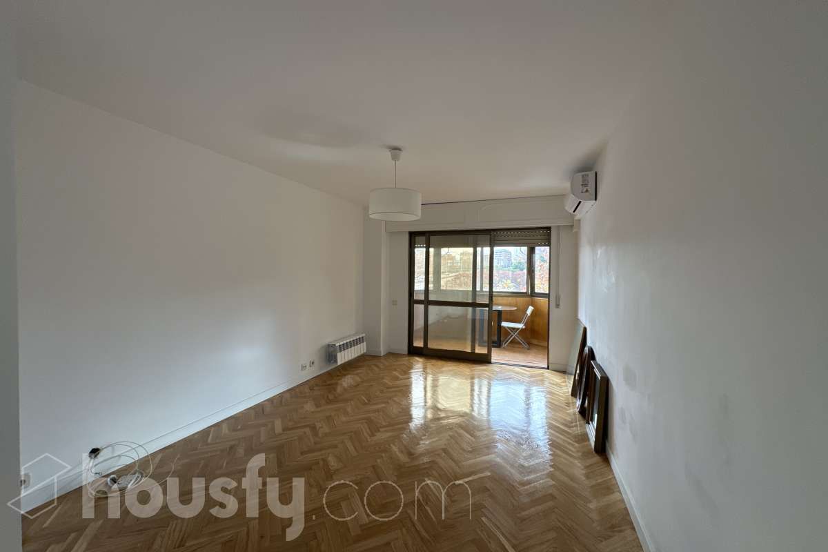 Sala d'estar de Pis de lloguer en  Madrid Capital amb Aire condicionat, Calefacció i Terrassa