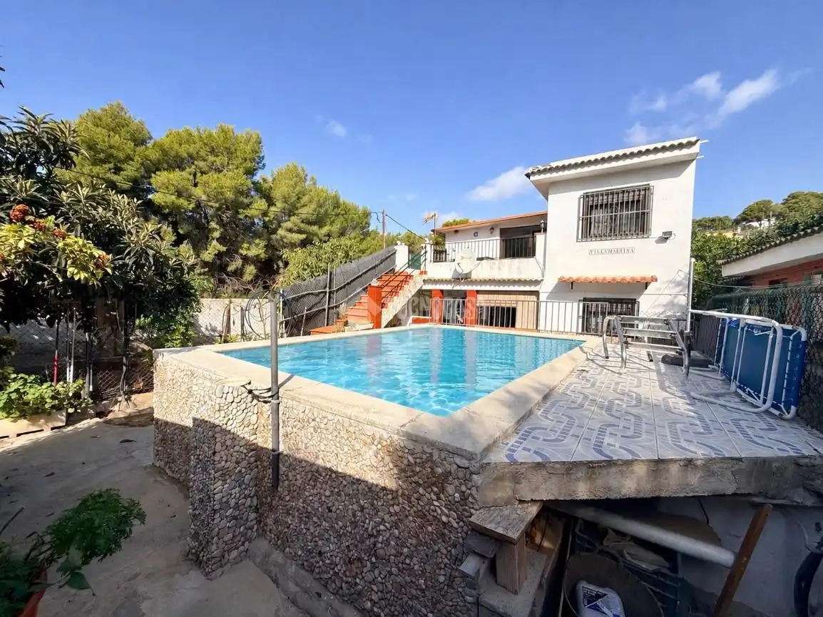 Piscina de Casa o chalet en venta en Vilanova i la Geltrú con Aire acondicionado, Terraza y Piscina