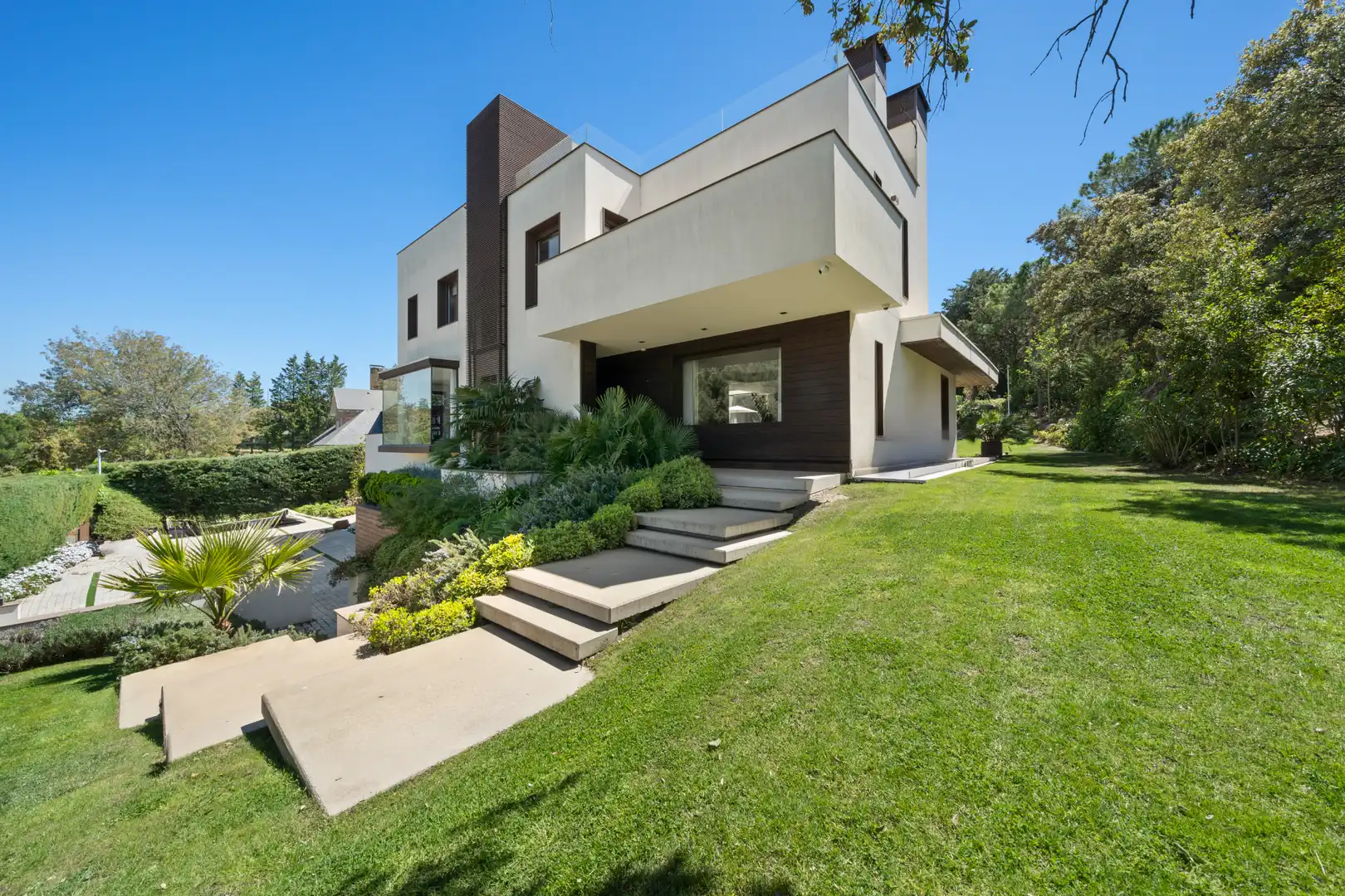 Vista exterior de Casa o chalet en venta en Las Rozas de Madrid con Aire acondicionado, Calefacción y Jardín privado