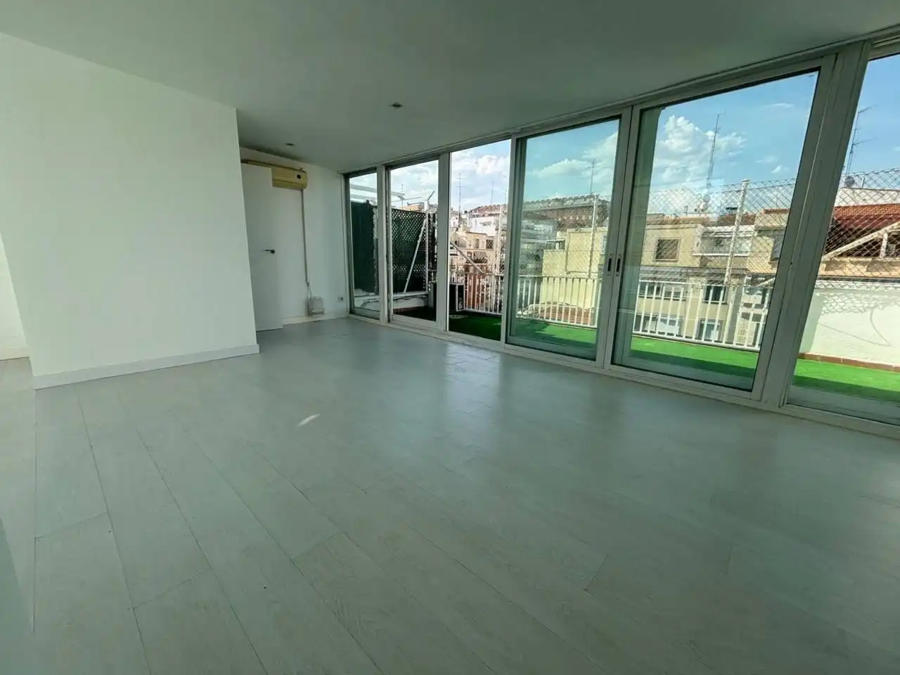 Terrasse von Dachboden zur Miete in Madrid mit Klimaanlage, Heizung und Parkett