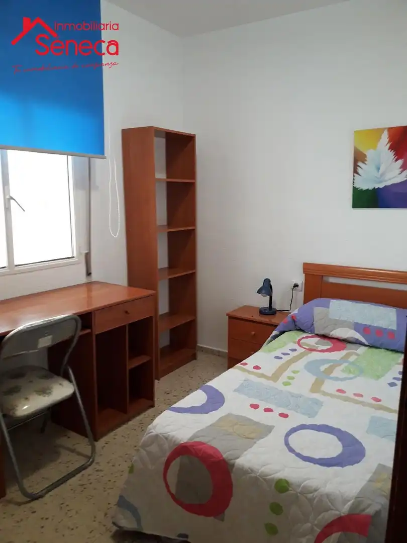 Flat for rent in DOÑA ENGRACIA, Casco Histórico - Ribera - San Basilio