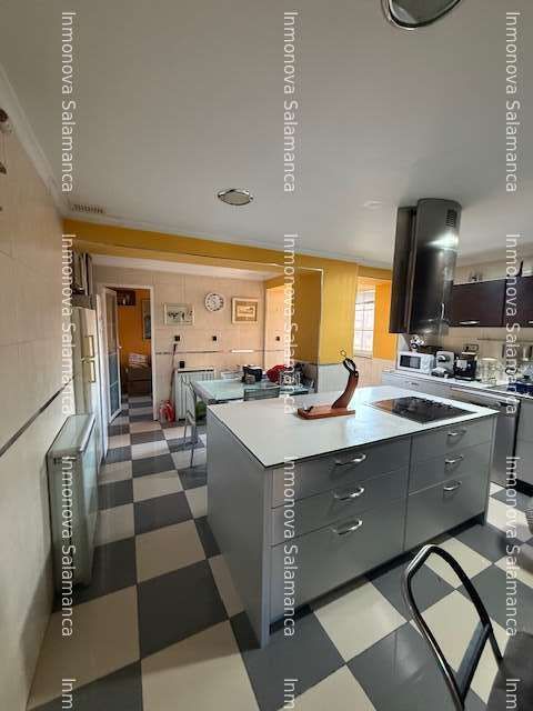 Küche von Wohnung zur Miete in Salamanca Capital mit Heizung, Terrasse und Möbliert