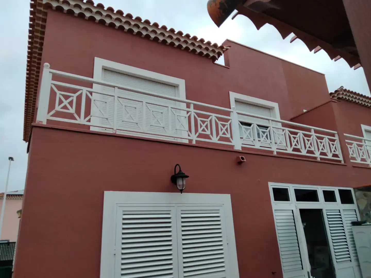 Vista exterior de Casa o chalet en venta en San Cristóbal de la Laguna con Jardín privado, Terraza y Piscina