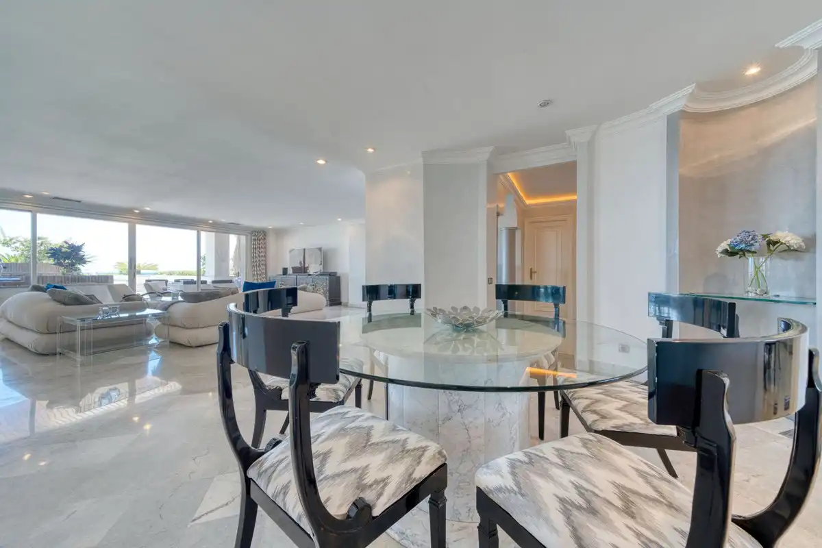 Menjador de Apartament en venda en Marbella amb Aire condicionat, Terrassa i Traster