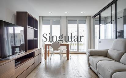 Bedroom of Attic for sale in  Barcelona Capital  with Air Conditioner, Heating and Private garden