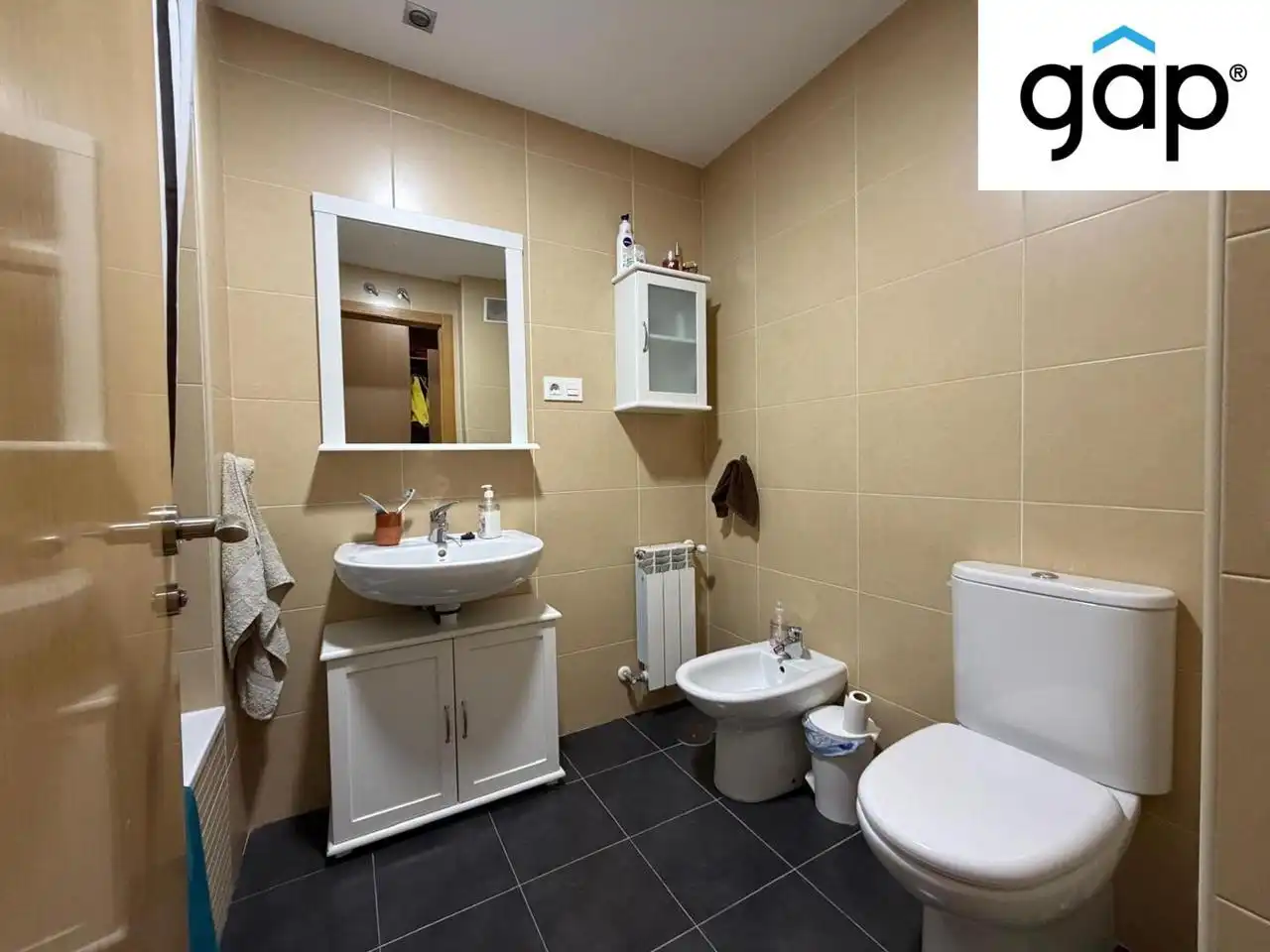 Baño de Piso de alquiler en Cuenca con Terraza y Amueblado