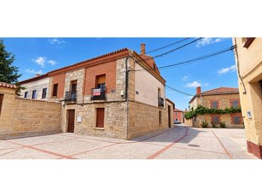 House with garden for sale in Plaza Pozo