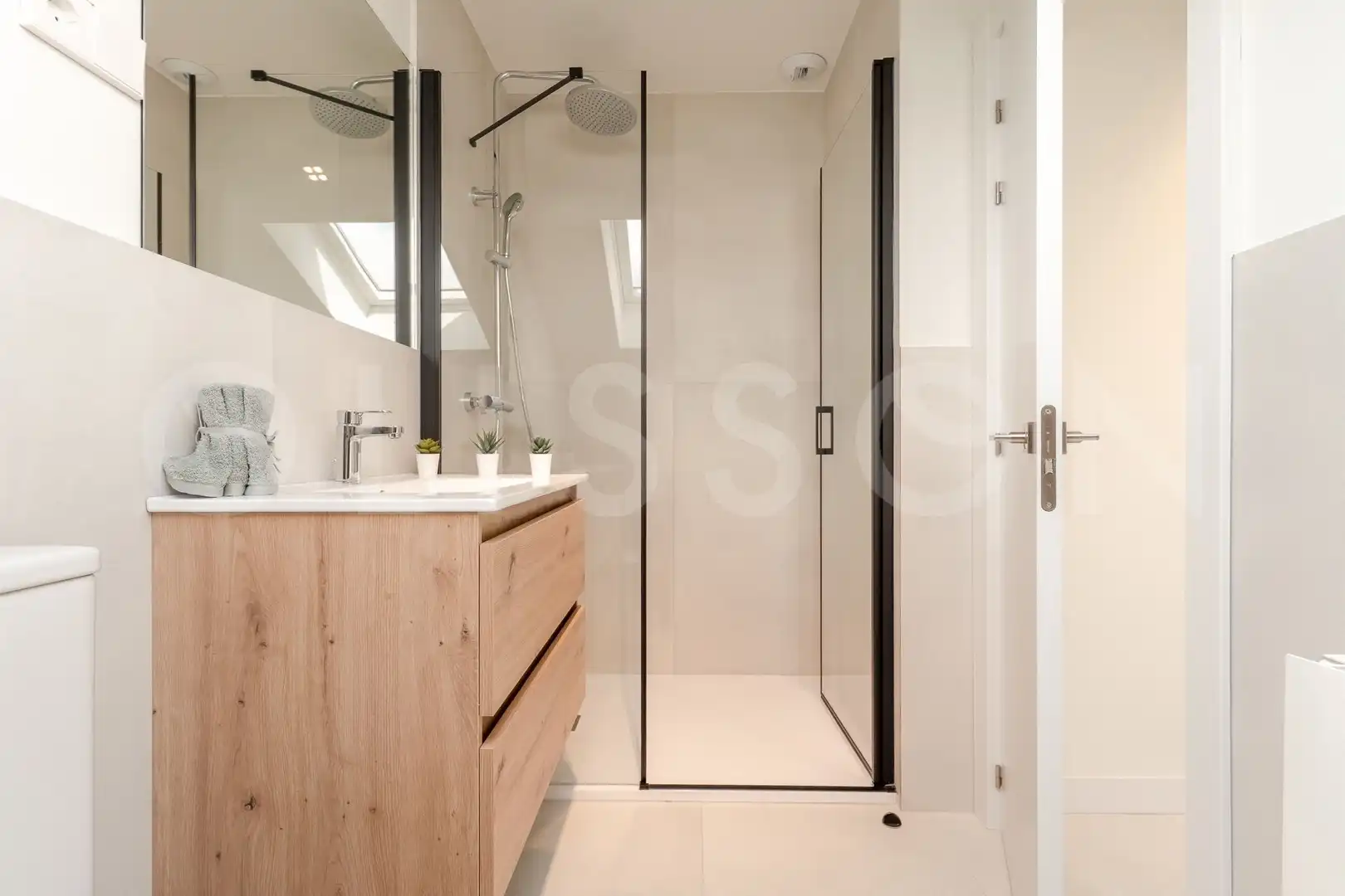 Bathroom of Houses for sale in Madrid  with Air Conditioner, Heating and Private garden