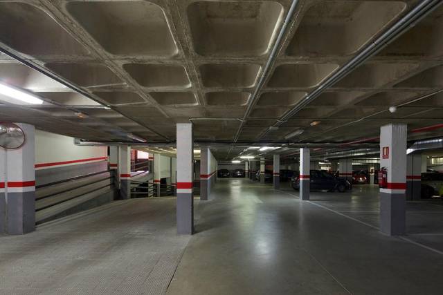 Garaje en Alquiler en Rembrandt, 8 en El Quiñón