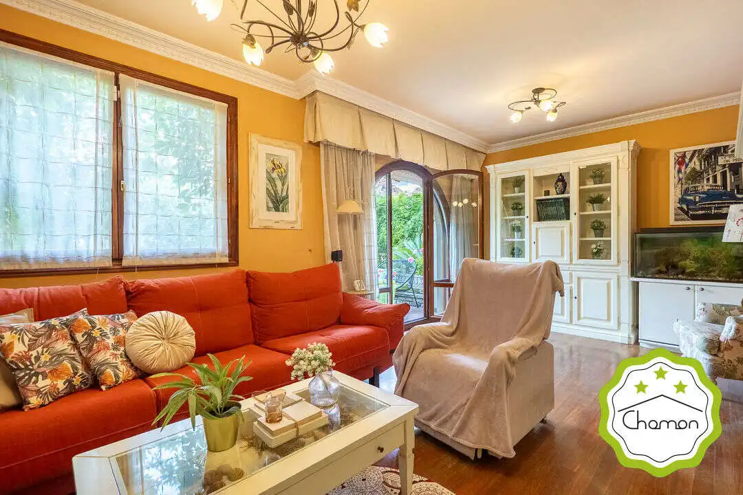 Sala de estar de Casa o chalet en venta en Arrigorriaga con Jardín privado