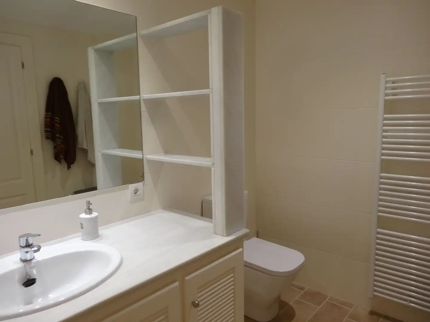 Baño de Finca rústica en venta en Forallac con Aire acondicionado, Calefacción y Jardín privado