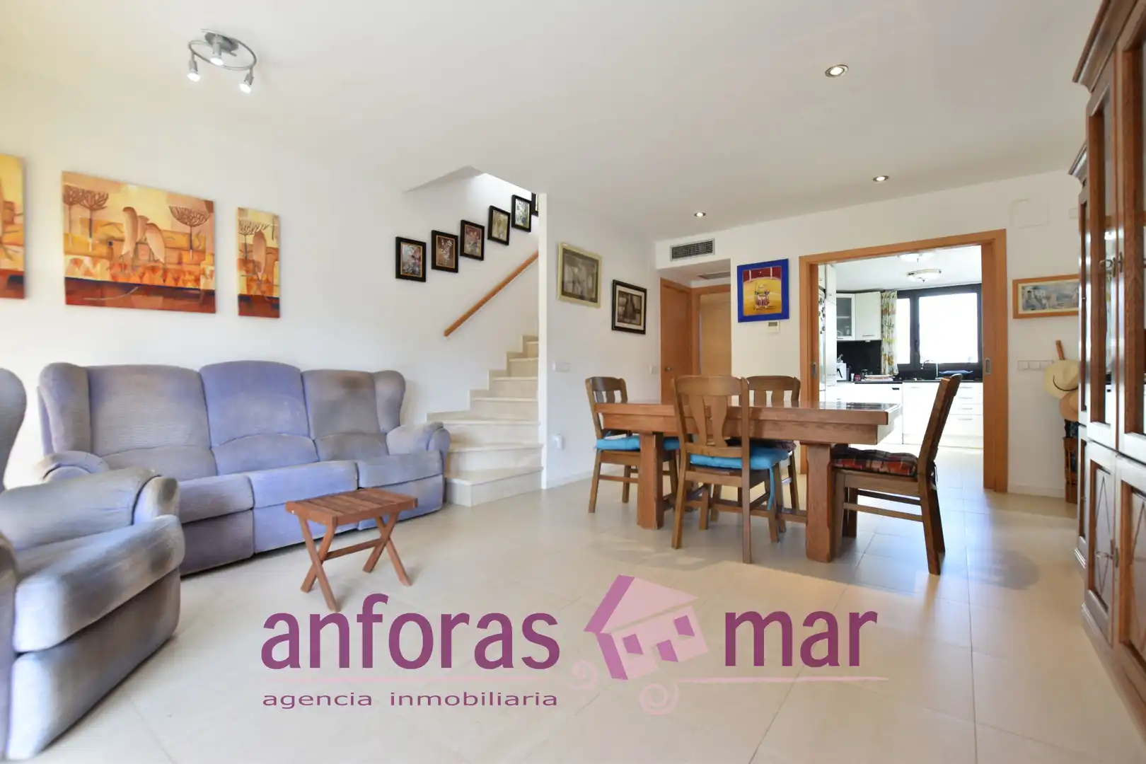 Sala de estar de Casa adosada en venta en Torredembarra con Aire acondicionado, Calefacción y Jardín privado