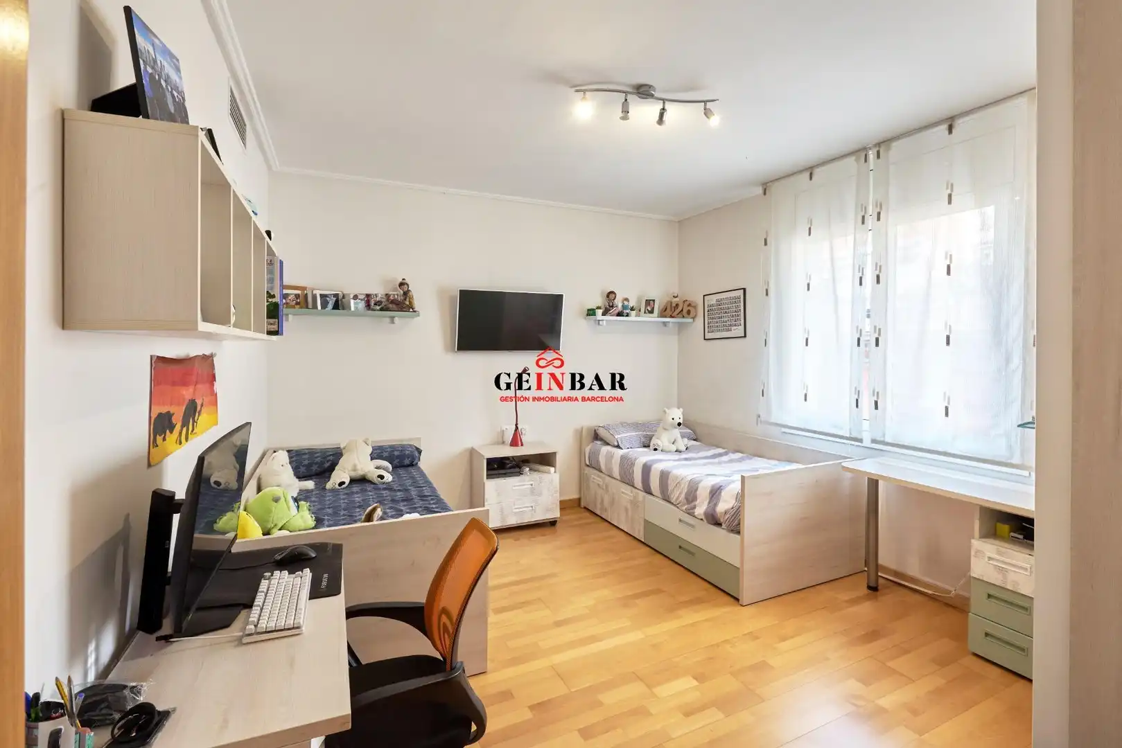 Flat for sale in Barcelona  with Air Conditioner, Heating and Parquet flooring