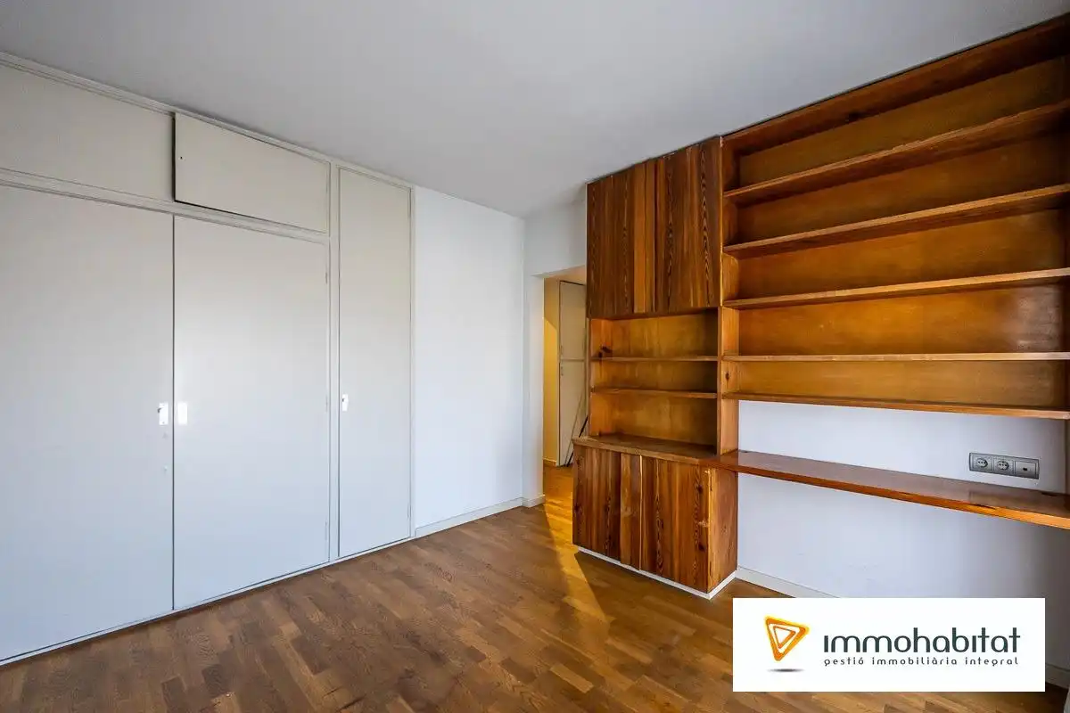 Habitación de Piso en venta en Sabadell con Aire acondicionado, Calefacción y Parquet