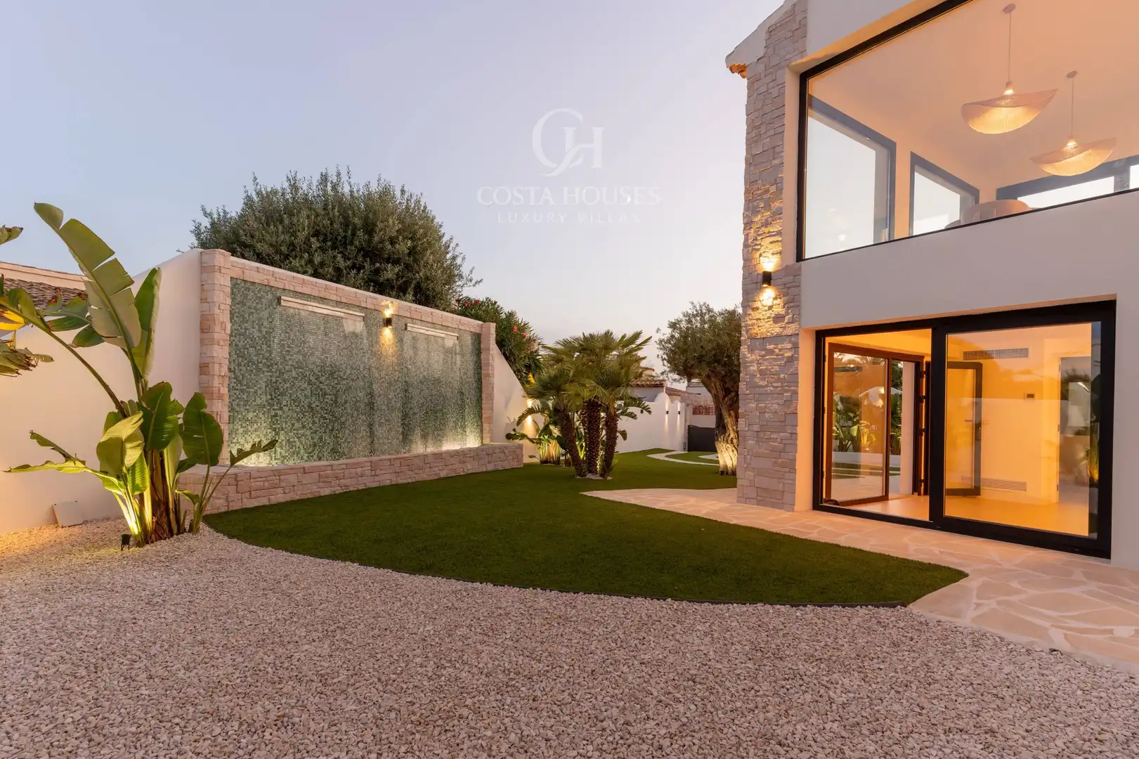 Chalet con piscina en venta en Carrer Cap Negre 135, imagen 3
