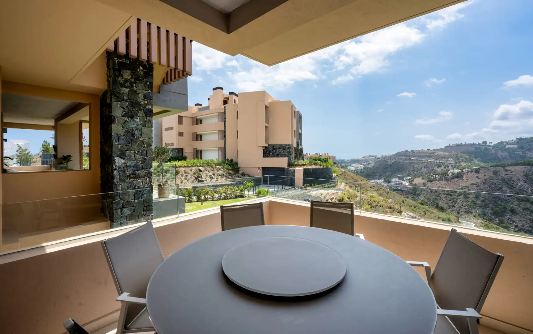 Apartament amb piscina en venda a Benahavís pueblo, imagen 17